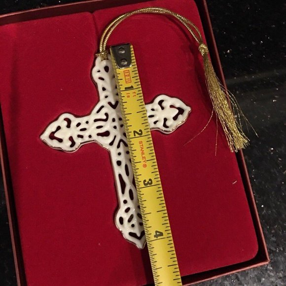 Beautiful Lenox Pierced Cross Ornament Decoration Easter Mother’s Day - Picture 3 of 8